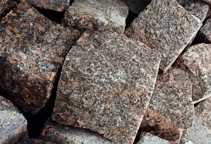 Брусчатка гранитная колотая Дымовская
